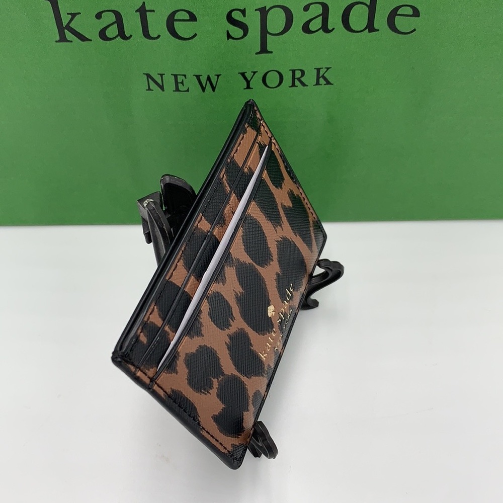 Kate Spade Schuyler Small Slim
Card Holder
NWT SPOTTED ANIMAL COLOR - Picture 3 of 10